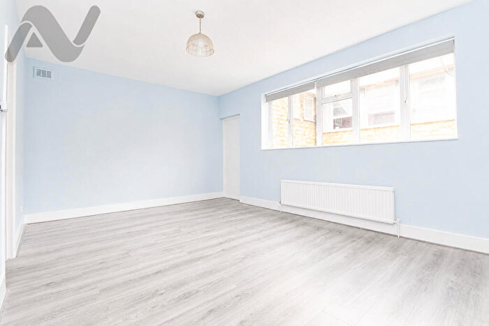 2 Bedroom Flat To Rent In Wells Terrace, Finsbury Park, London, N4