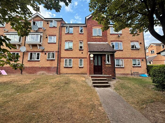 1 Bedroom Apartment To Rent In Oakhill Road, Purfleet-On-Thames, RM19