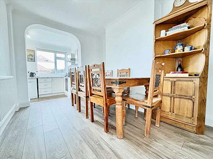 2 Bedroom Semi-Detached House For Sale In Seagrave Ave, Kirkby In Ashfield, NG17