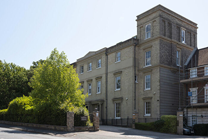 3 Bedroom Apartment For Sale In Lexden Road, Colchester, CO3