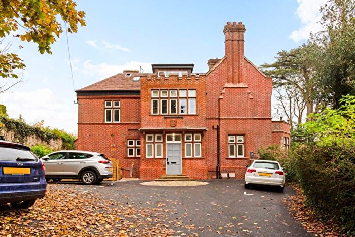 2 Bedroom Apartment To Rent In Castle Hill Farnham, GU9