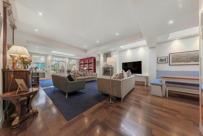 6 Bedroom Terraced House To Rent In Earlsfield Road, London, SW18