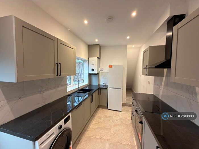 3 Bedroom Terraced House To Rent In Westbourne Grove, Stockport, SK5