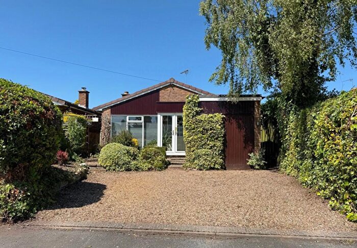 3 Bedroom Detached Bungalow For Sale In Woodcote Avenue, Kenilworth, CV8