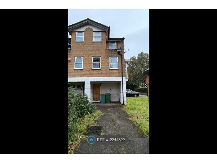 1 Bedroom Flat To Rent In Daisy Road, London, E16