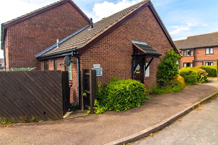 2 Bedroom Terraced Bungalow To Rent In St. Pauls Close, Oadby, LE2
