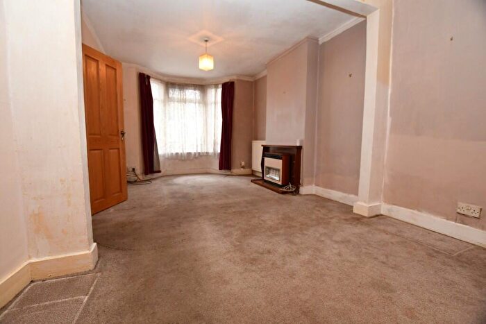 3 Bedroom Terraced House For Sale In Northcote Road, Croydon, Surrey, CR0