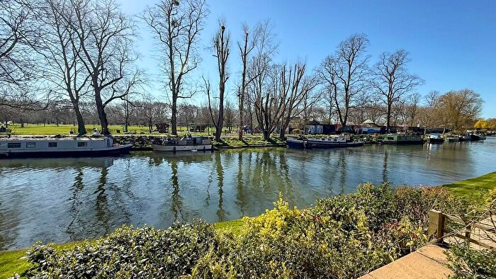 1 Bedroom Apartment To Rent In Riverside Court, Chesterton Road, Cambridge, CB4