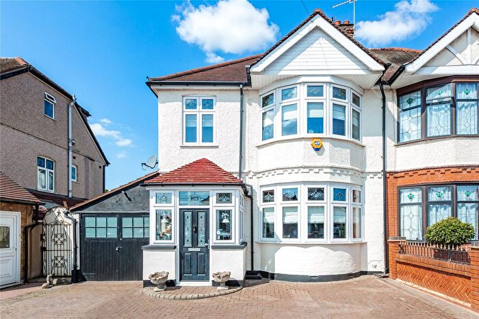 3 Bedroom Semi-Detached House For Sale In Havering Road, Romford, RM1