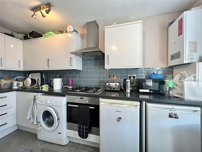 2 Bedroom Flat To Rent In Kent House Road, London, SE26