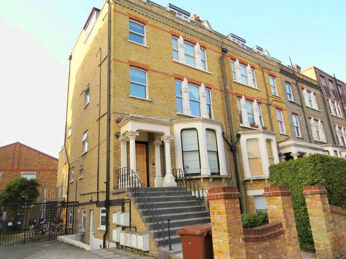 1 Bedroom Flat To Rent In The Gardens, East Dulwich, London, SE22