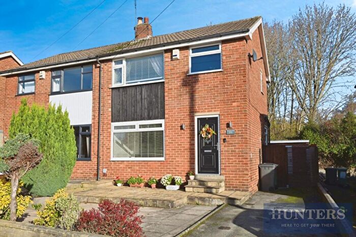 3 Bedroom Semi Detached House For Sale In Church Street, Yeadon, Leeds, LS19