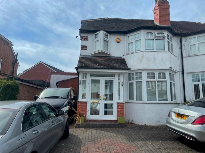 3 Bedroom Semi-Detached House To Rent In Westminster Road, Selly Oak, Birmingham, B29