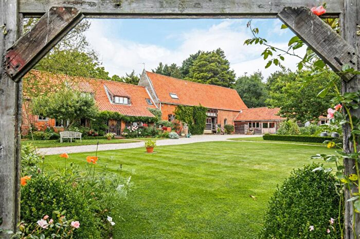 10 Bedroom Barn Conversion For Sale In Exceptional Barn On The Edge Of The Norfolk Broads In Panxworth, NR13
