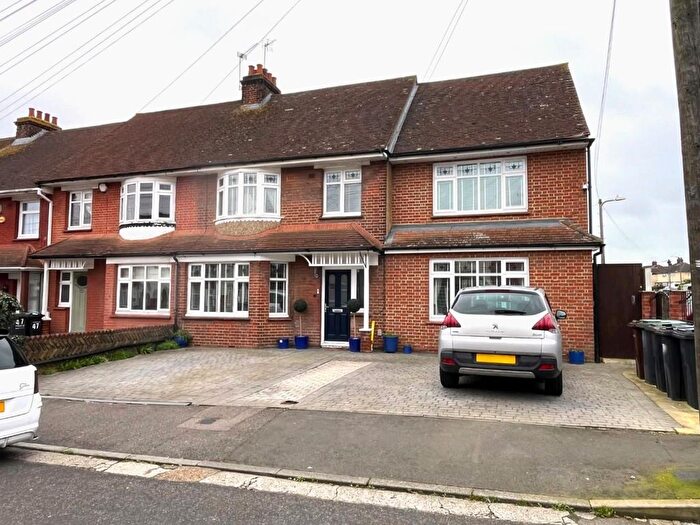 5 Bedroom End Of Terrace House For Sale In Milroy Avenue, Northfleet, Gravesend, DA11