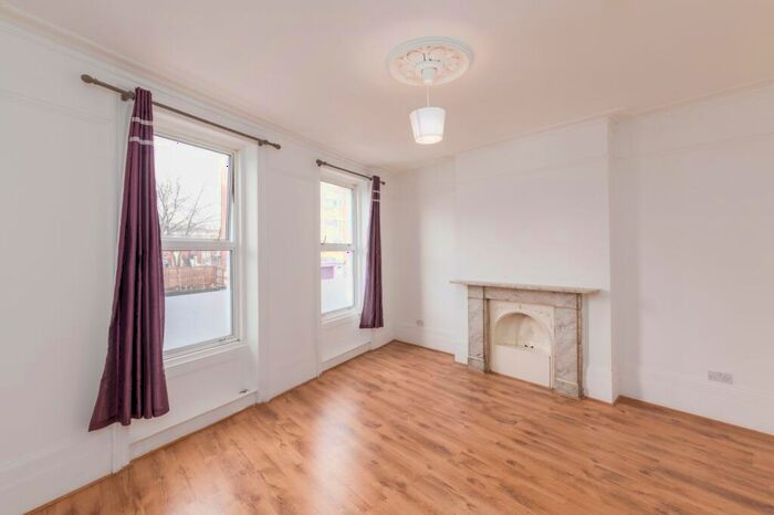 3 Bedroom Flat To Rent In Malden Road, Chalk Farm, NW5
