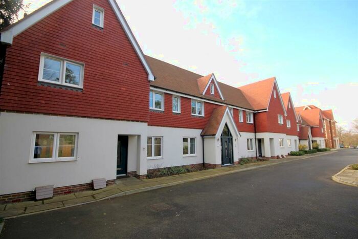 2 Bedroom Flat To Rent In London Road, Guildford, GU1