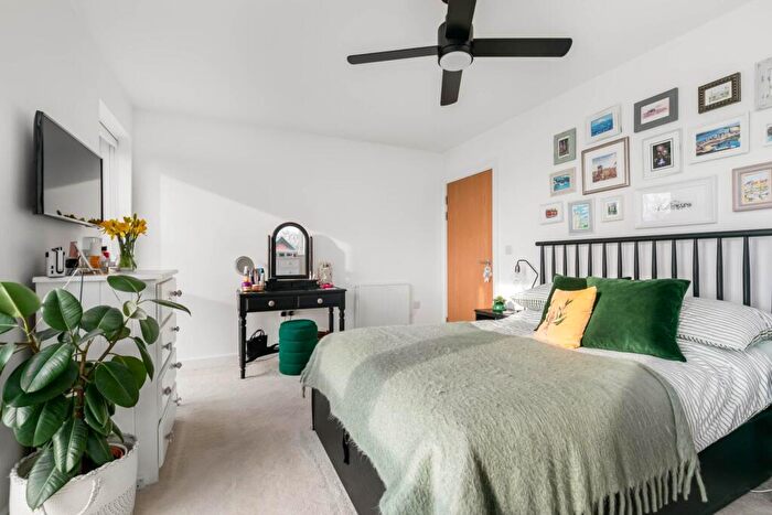 2 Bedroom Apartment For Sale In Waterman House, Arborfield, RG2