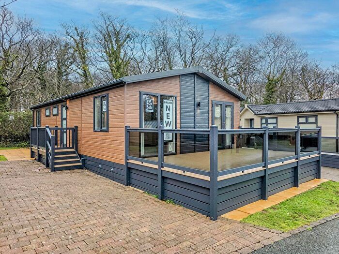 3 Bedroom Park Home For Sale In Plas Coch Country And Leisure Retreat, LL61