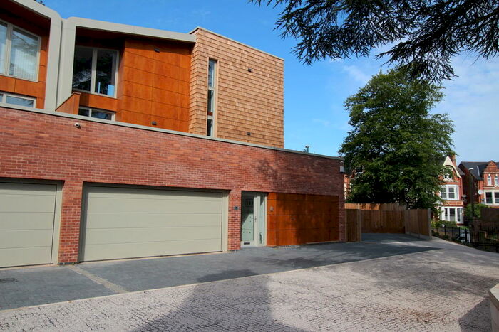 5 Bedroom Semi-Detached House To Rent In Kenwood Court, Mansfield Road, NG5