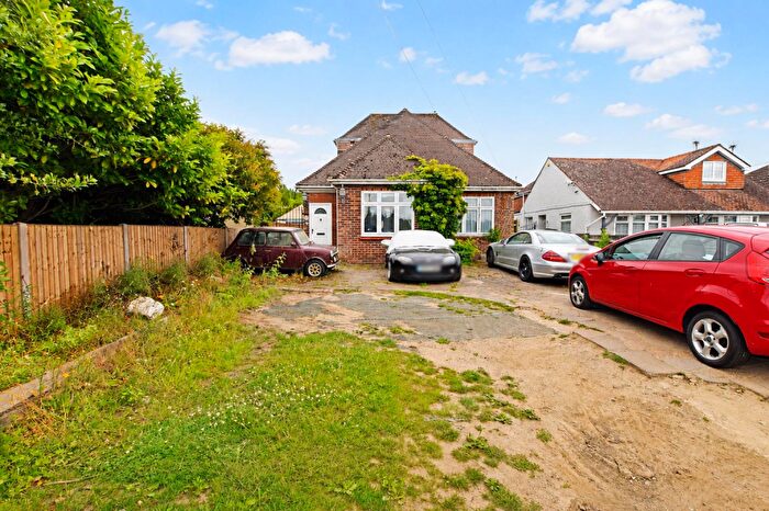 4 Bedroom Chalet For Sale In London Road, Newington, Sittingbourne, ME9