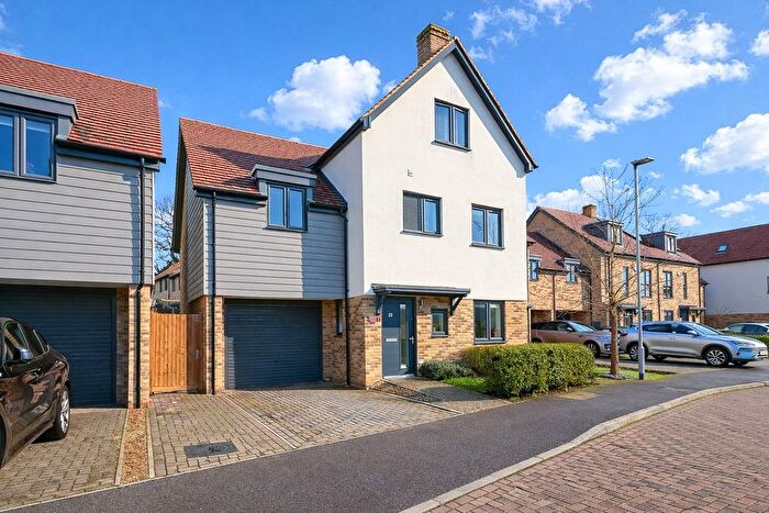 5 Bedroom Detached House For Sale In Poston Place, Stevenage, SG2