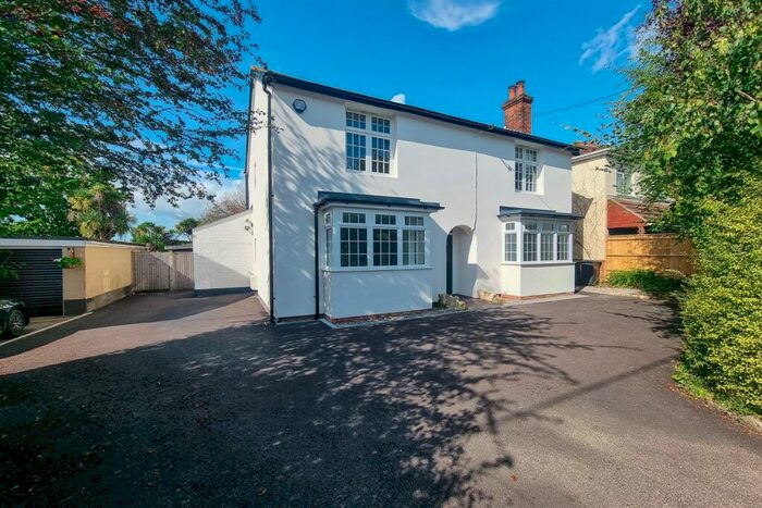 3 Bedroom Detached House To Rent In Chandlers Ford, SO53
