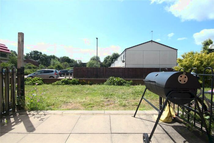 2 Bedroom Flat To Rent In Bullsmoor Way, Waltham Cross, EN8