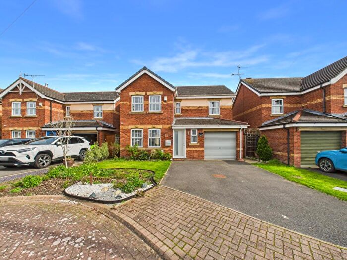 4 Bedroom Detached House For Sale In Saltwell Park, Kingswood, Hull, HU7