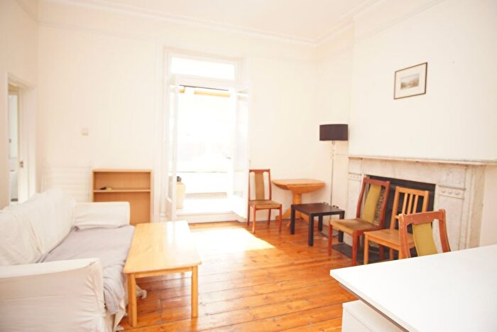 2 Bedroom Flat To Rent In Stanwick Road, London, W14