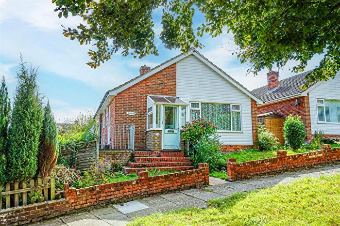 2 Bedroom Detached Bungalow For Sale In Ashford Road, Hastings, TN34