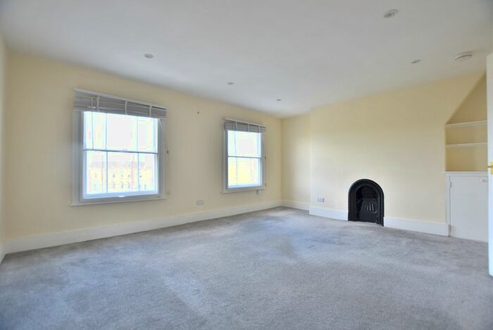 Studio To Rent In Montpelier Vale, London, SE3