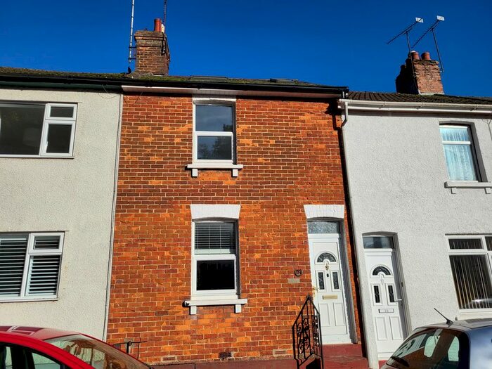 3 Bedroom Property To Rent In Quarry Road, Swindon, SN1