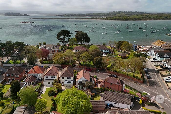3 Bedroom Detached House For Sale In Branksea Avenue, Poole, BH15