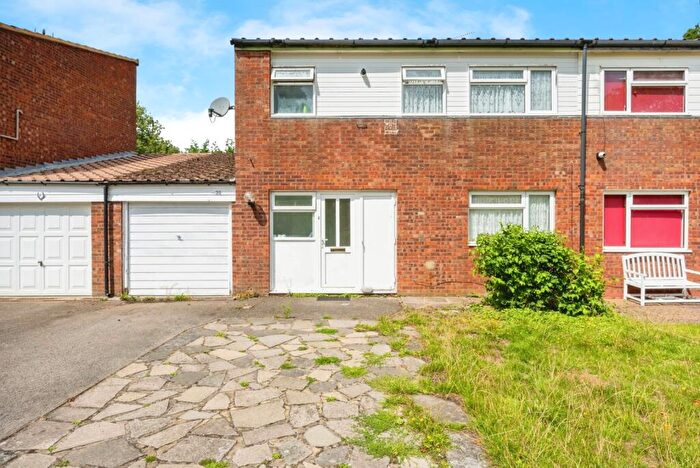 3 Bedroom House For Sale In Cotman Close, Greenleys, Buckinghamshire, MK12