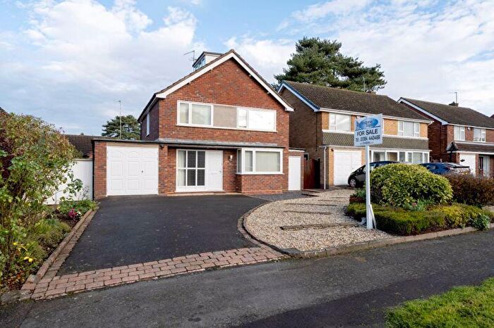 3 Bedroom Detached House For Sale In Broughton Road, Stourbridge, DY9