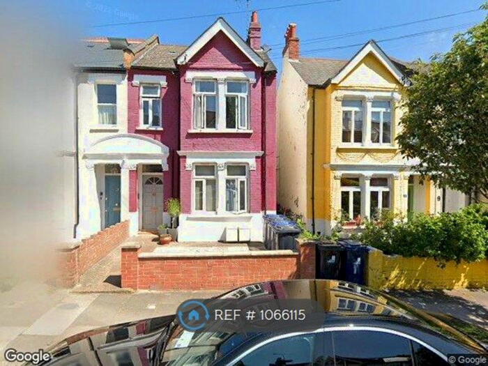 2 Bedroom Flat To Rent In Hereford Road, London, W3