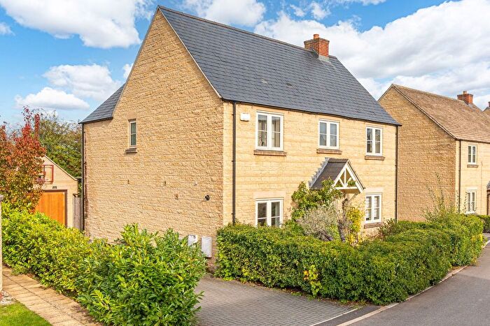 4 Bedroom Detached House For Sale In Dormers Close, Tetbury, GL8