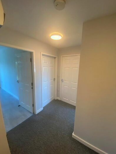 2 Bedroom Flat For Sale In Broadlands Court, Pudsey, LS28
