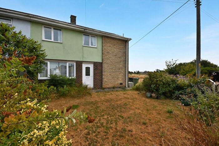 3 Bedroom Semi-Detached House For Sale In Hankinsons Estate, Walpole St Andrew, Wisbech, PE14