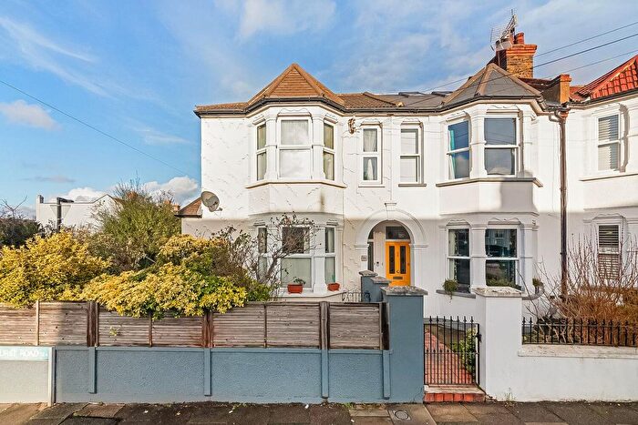 2 Bedroom Flat For Sale In Ewhurst Road, Brockley, London, SE4