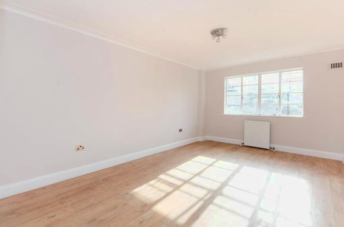 1 Bedroom Flat To Rent In Corner Fielde, Streatham Hill, London, SW2