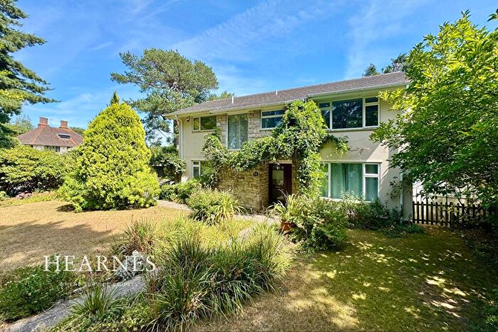 4 Bedroom Detached House For Sale In Glenferness Avenue, Talbot Woods, Bournemouth, BH3