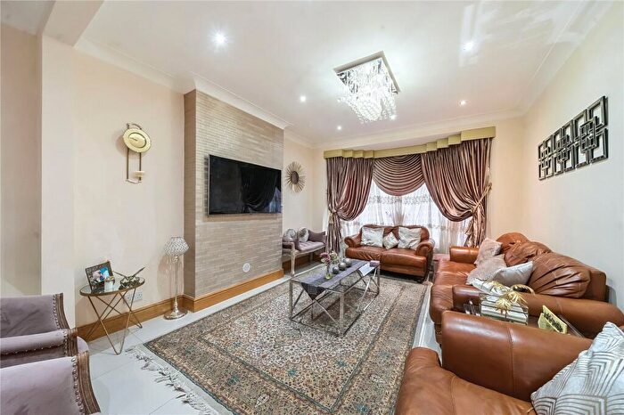 5 Bedroom Semi-Detached House For Sale In Cleveland Gardens, London, NW2