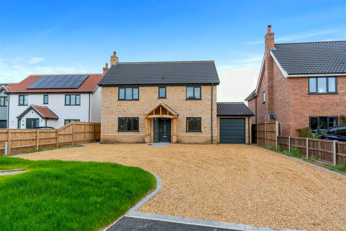 5 Bedroom Detached House For Sale In Bunwell, Norwich, NR16