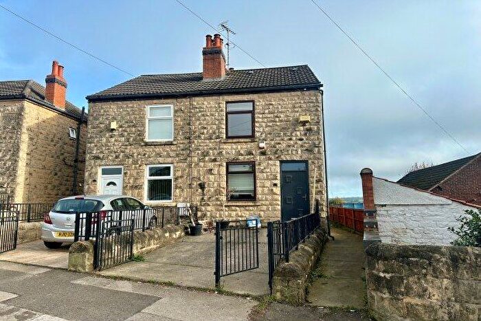 3 Bedroom Semi-Detached House To Rent In Vale Road, Mansfield, NG19