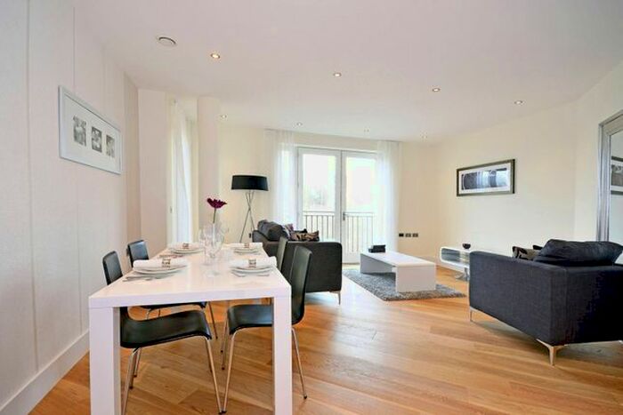 2 Bedroom Flat To Rent In Mill Lane, West Hampstead, London, NW6