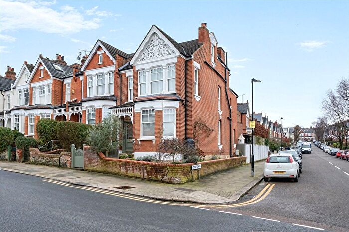5 Bedroom End Terrace House For Sale In Rosebery Road, London, N10
