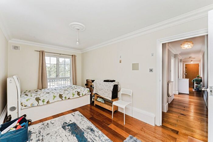 2 Bedroom Flat For Sale In Upton Lane, London, E7