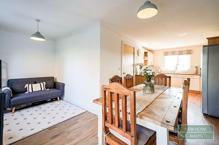 4 Bedroom End Of Terrace House For Sale In Eyre Court, Bramley, Rotherham, S66